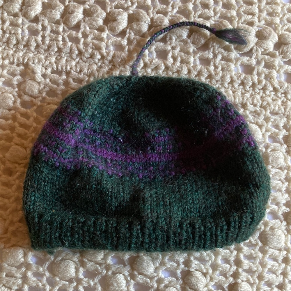 Hand knit beanie for child